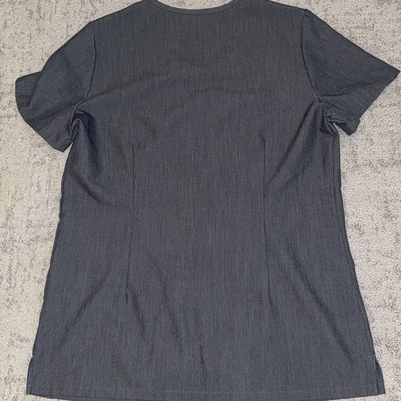 Figs scrub top - Picture 4 of 4